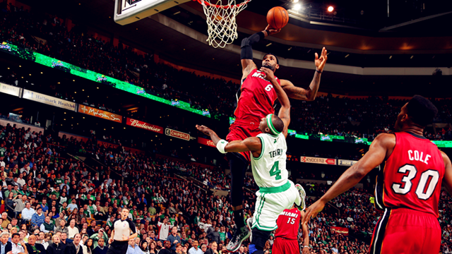  扣篮大赛惊现空中接力神配合