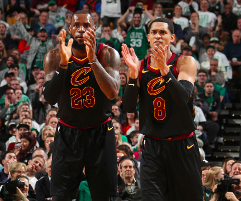  篮坛新星闪耀赛场，未来之星崭露头角