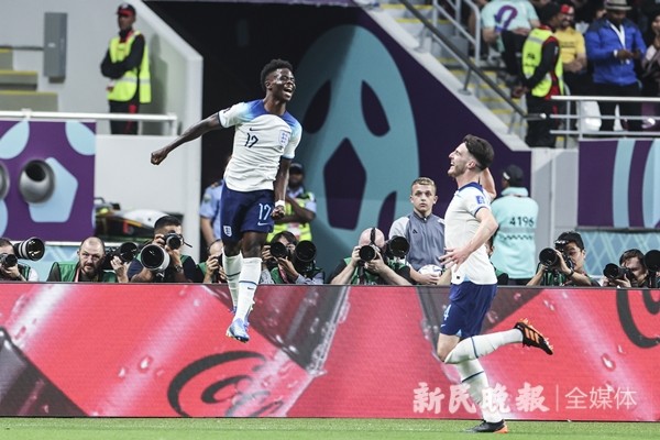  英格兰青年军刮起青春风暴