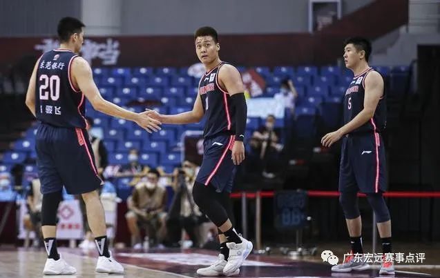  年轻教练运筹帷幄，战术革新激活球队潜能