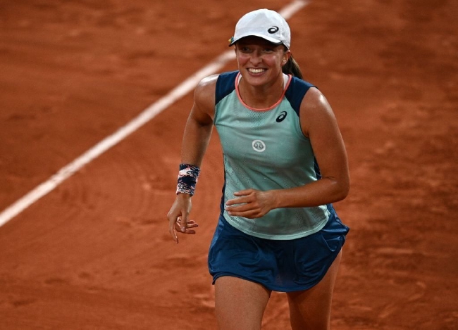  斯维亚泰克连胜纪录延续，罗兰加洛斯展风采